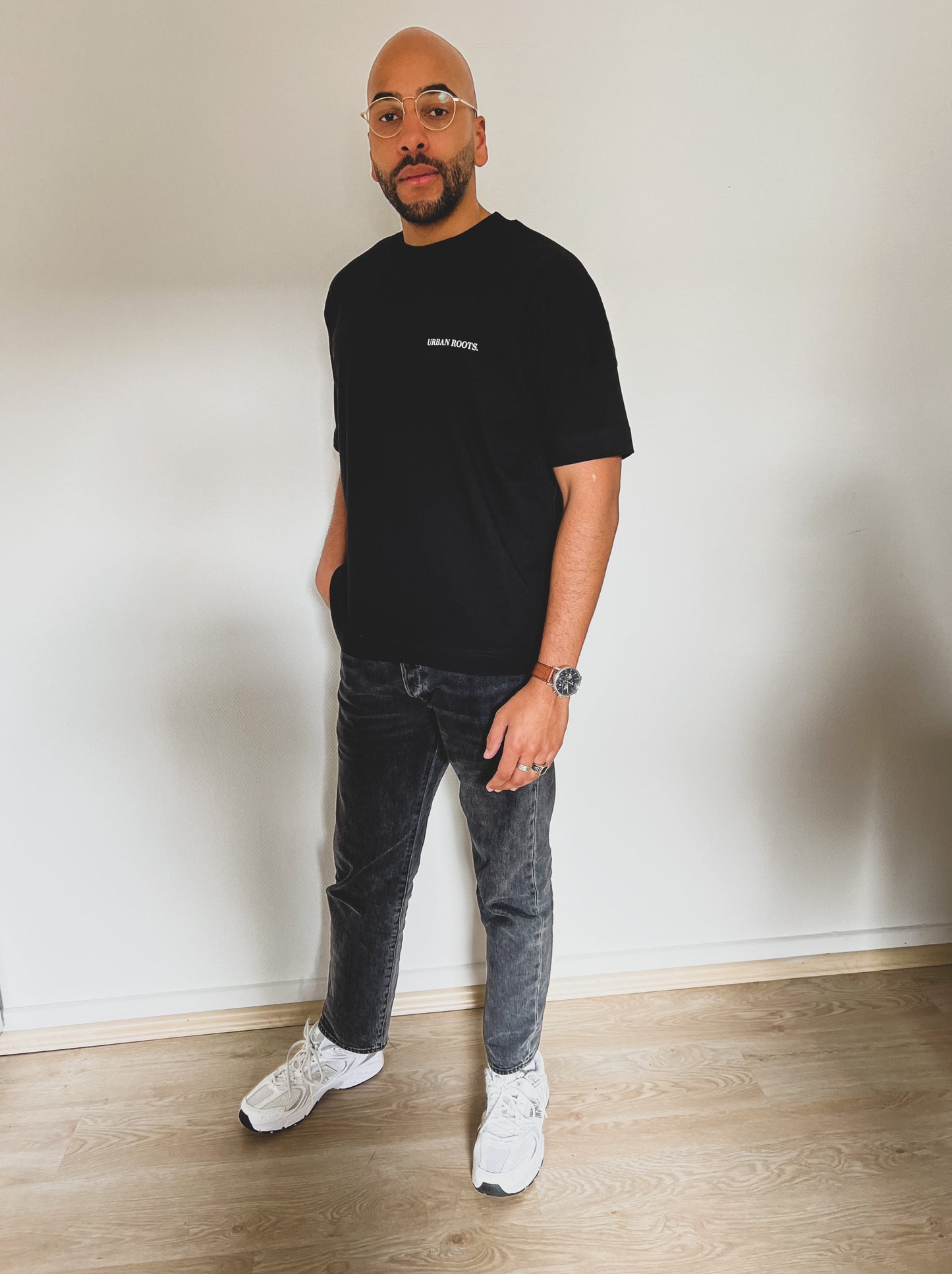 Tee Moonshot black white