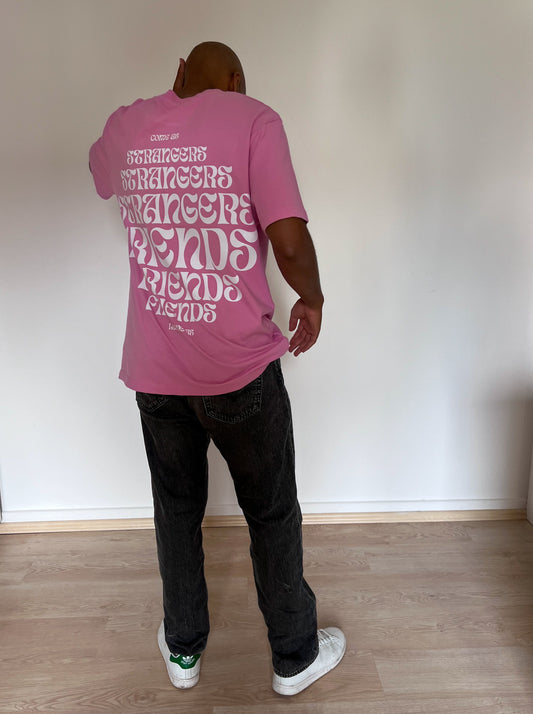 Tee strangers pink