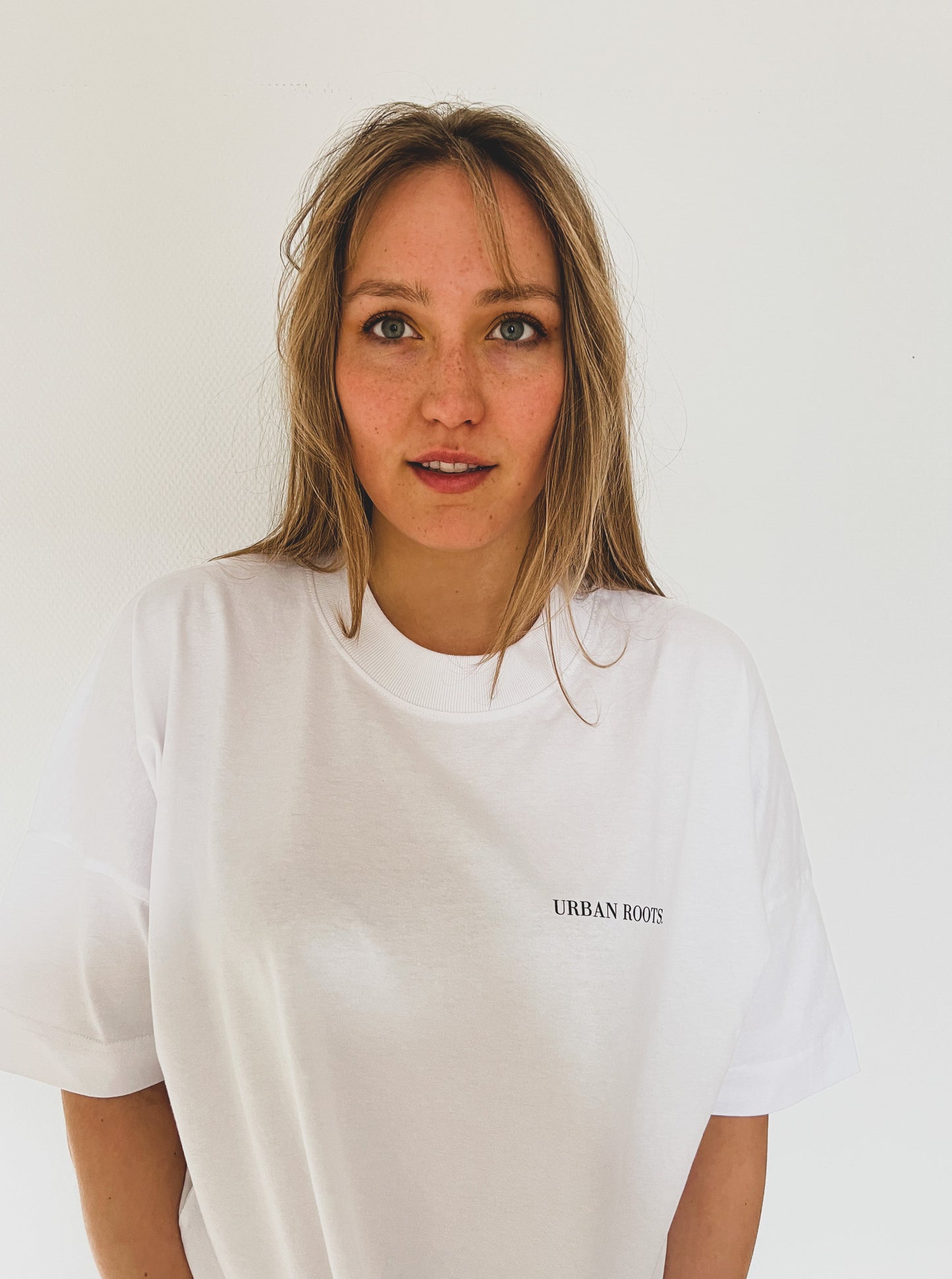 Tee Logo white